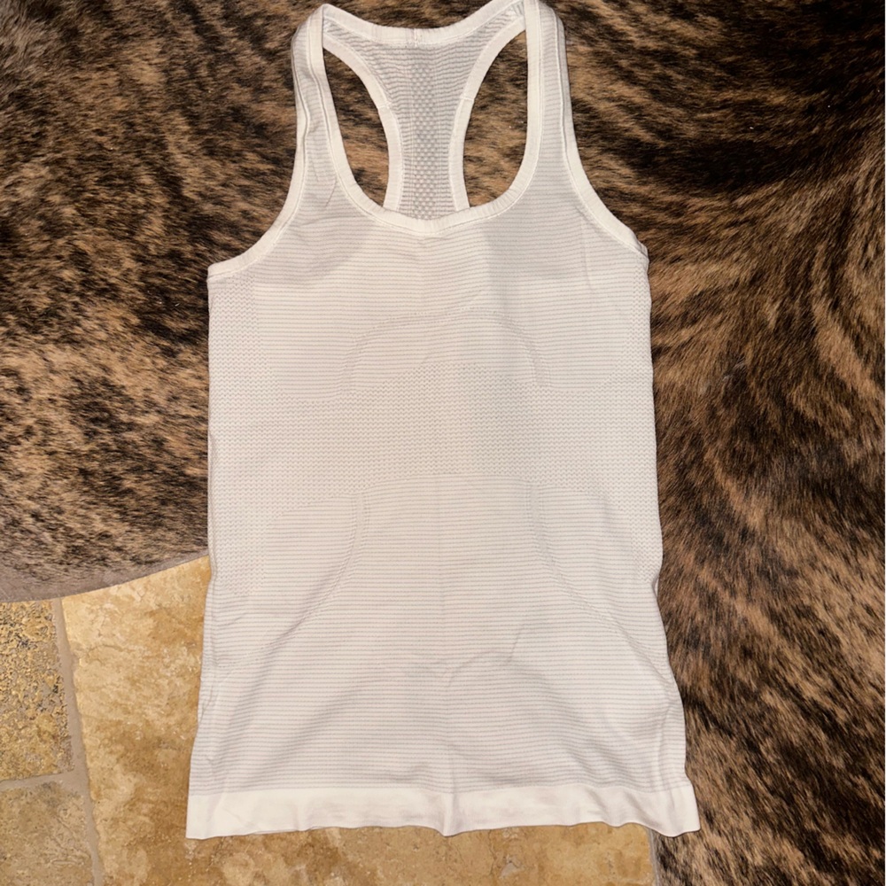 Lululemon size 6 tank top white